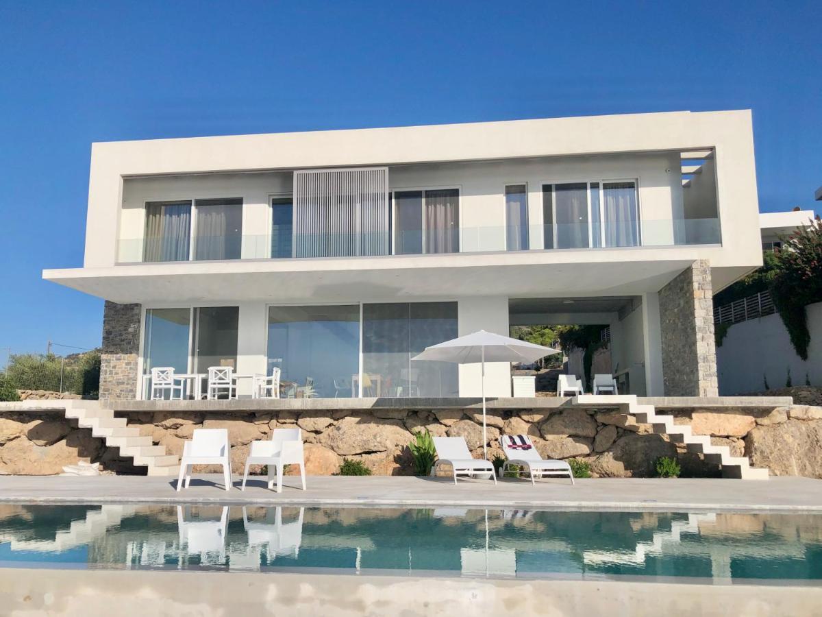 Kuro House - Oceanfront Luxury & 25m Pool Achlia